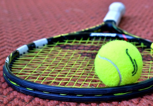best tennis racket under 100